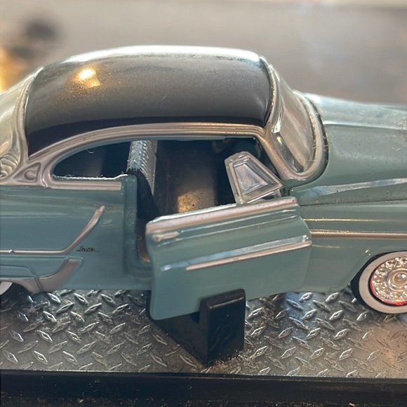 1953 Oldsmobile collectible model car - Picture 3 of 10